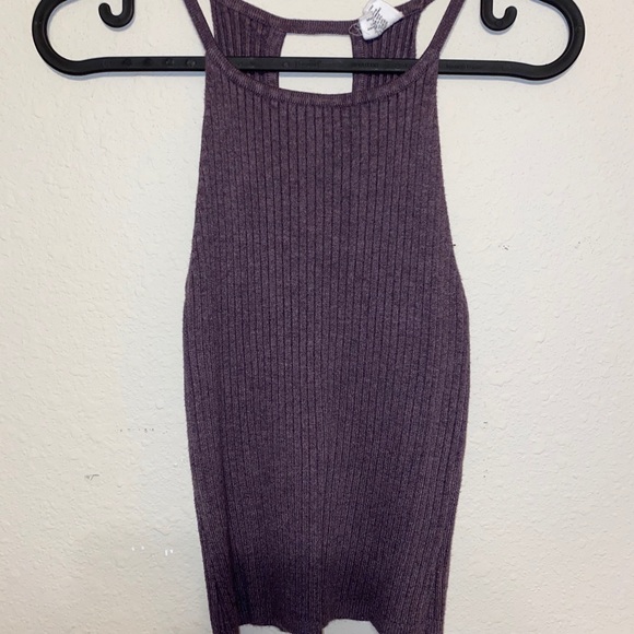 Essentials Tops - Purple crop top